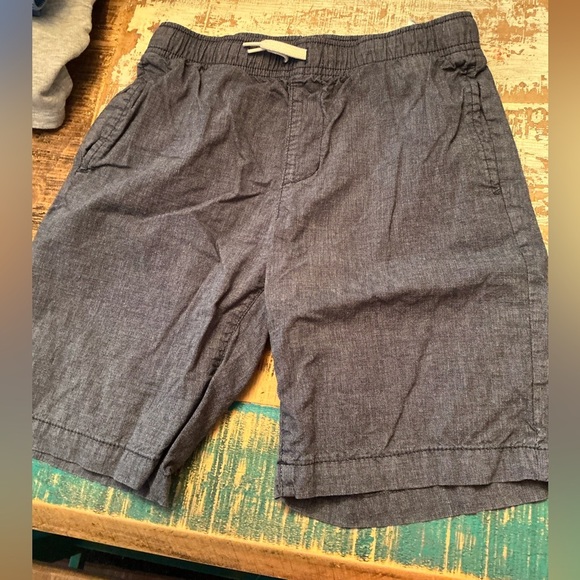 Boys Old Navy  shorts size 10/12 like new! - Picture 1 of 3